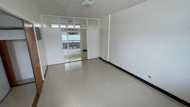 Building Photo - 516 Kamoku St