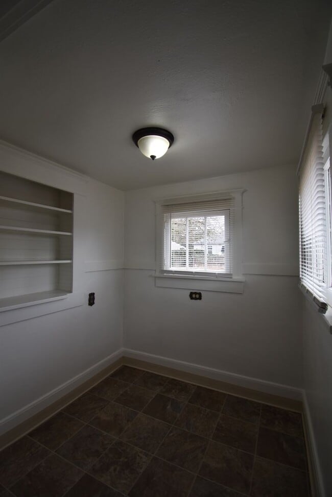 Foto del edificio - Cozy 2-Bedroom Home Near West Albany High School!