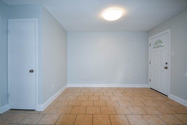 Building Photo - 411 Braxton Ave