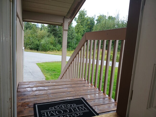 Welcome Home - 320 E Victor Cir