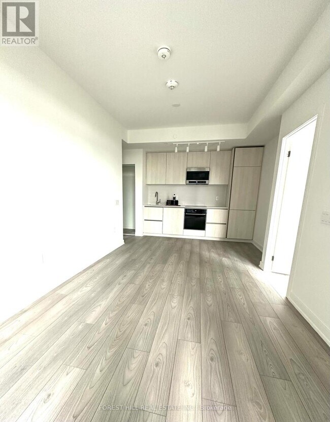 Photo du bâtiment - 110 Broadway Ave