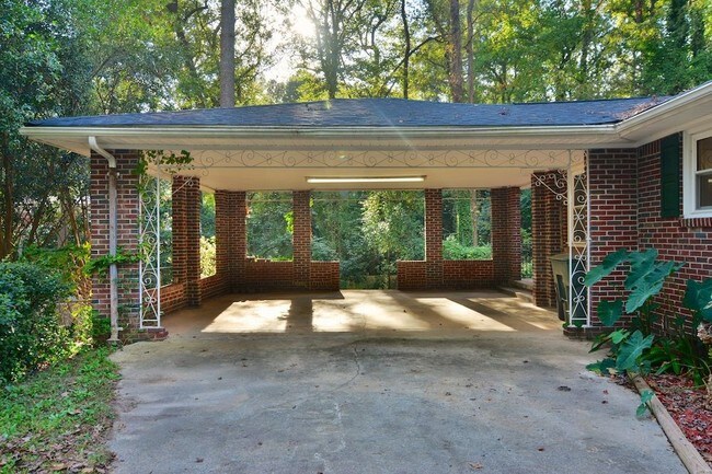 Building Photo - 3453 Earlewood Dr