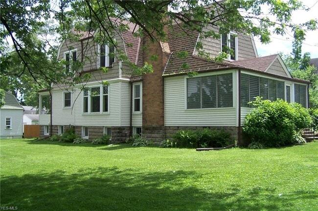 Building Photo - 15955 Johnson St