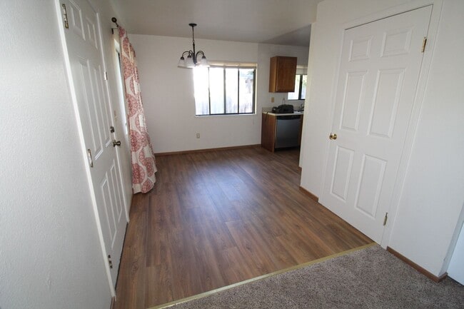 Foto del edificio - Nice 2bd/1ba house on the westside - Petaluma