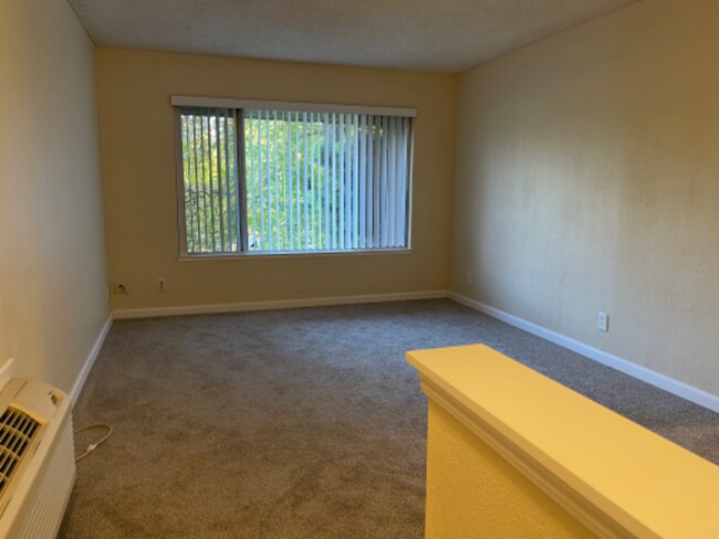 Building Photo - 1241 Morse Ave