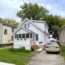 Building Photo - 1320 Milton St