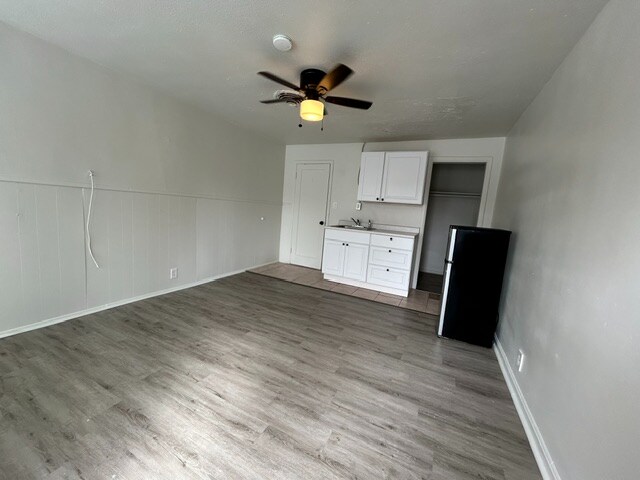 Foto del edificio - 150 S Main St