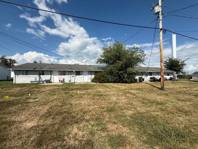 Building Photo - 700 W Cunningham Dr