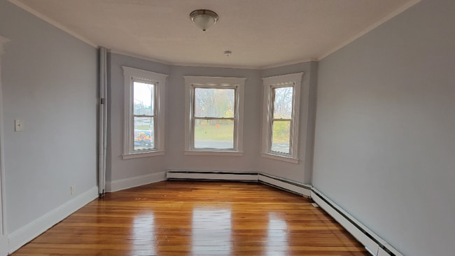 Foto del edificio - 119 Sisson Ave