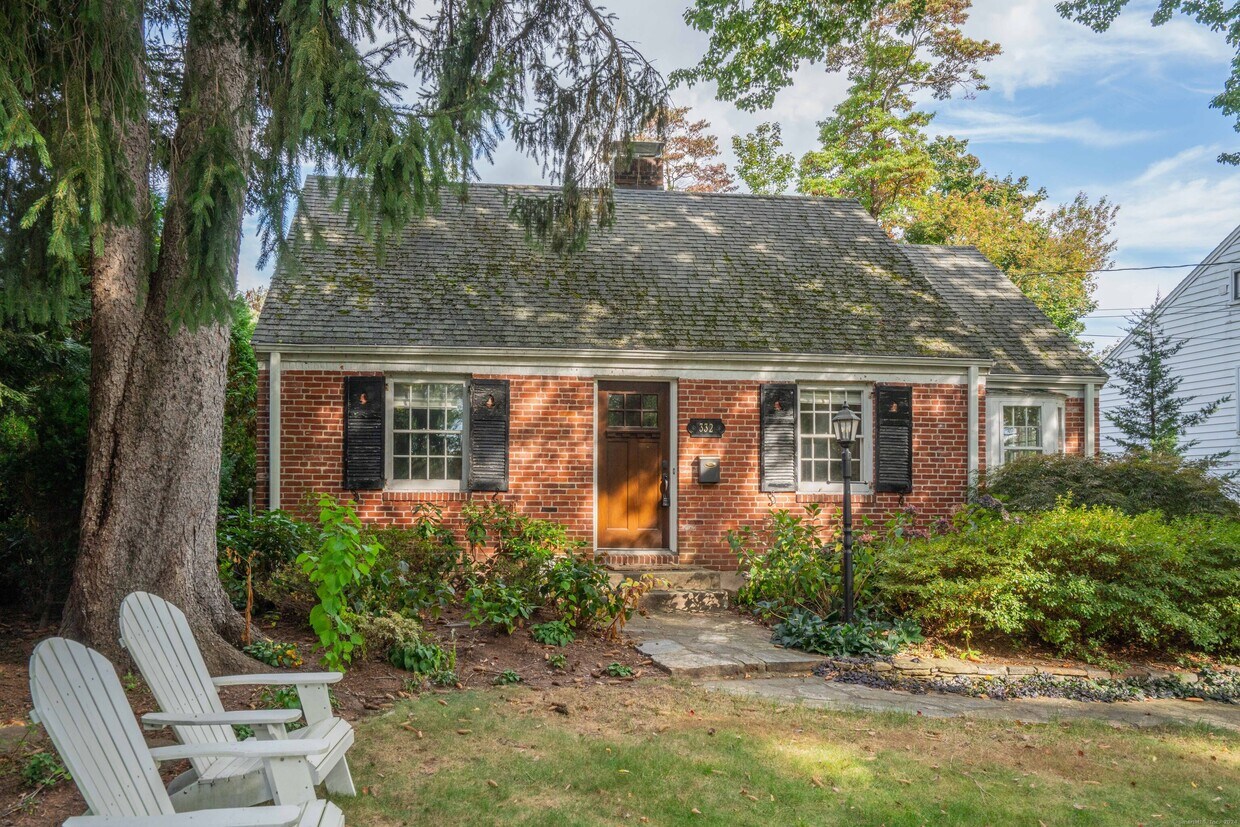 Primary Photo - 332 Ridgewood Rd