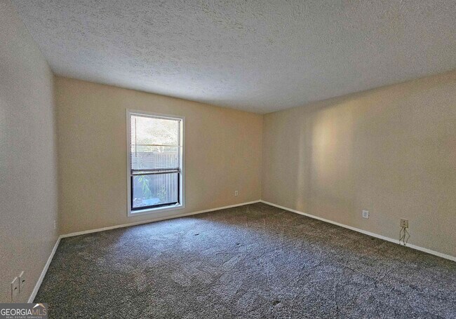Building Photo - 3932 Cedar Cir