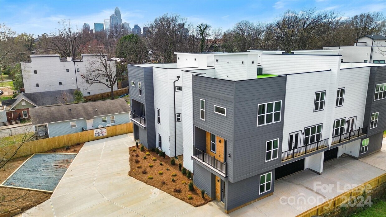 Primary Photo - 1611 N Davidson St