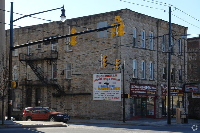 Building Photo - 1842-1844 N Main Ave