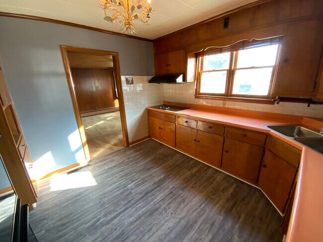 Building Photo - 1415 Lincoln St