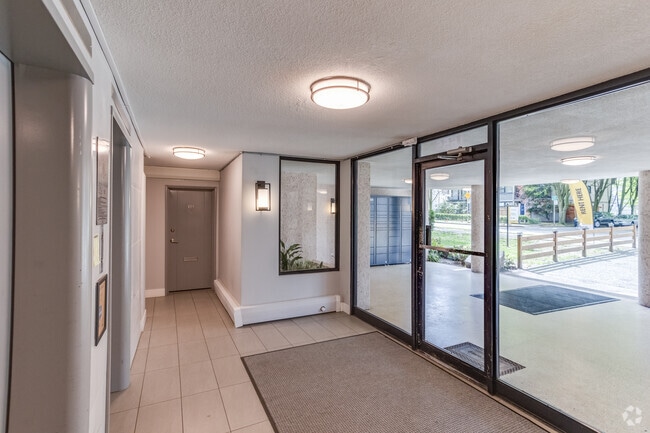 Lobby Photo - Haro Apartments