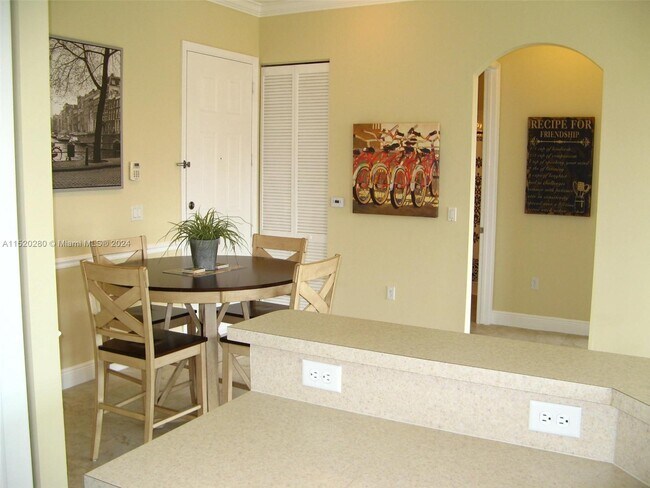 Foto del edificio - 4704 SW 160th Ave