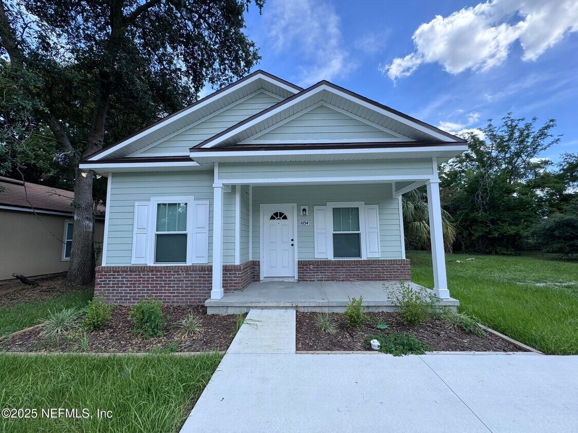 Primary Photo - 1034 W 27th St