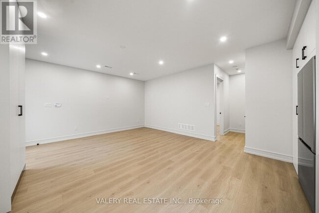 Building Photo - 131 Dovercourt Rd