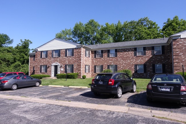 Building Photo - 1-8 Regency Ct