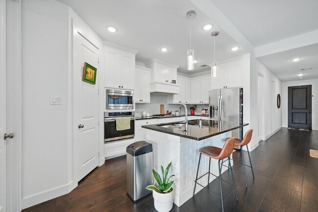 Foto del edificio - 5821 Liberty Hill Dr