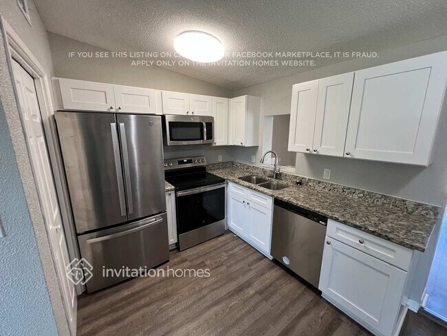 Foto del edificio - 11678 104th St