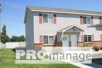 Building Photo - 402 Energy Dr