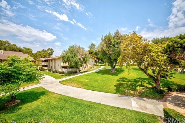 Building Photo - 13610 La Jolla Cir