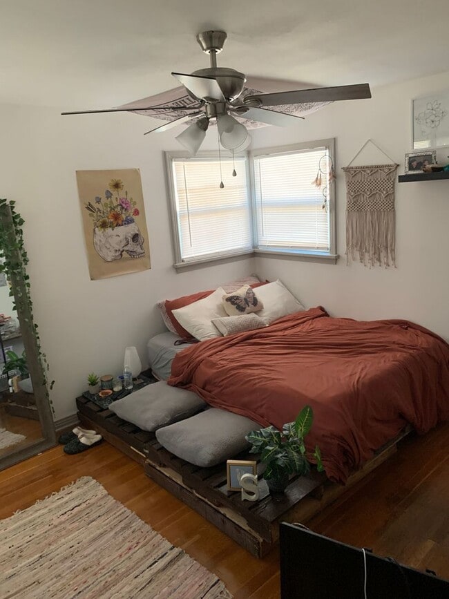 Foto del edificio - Pre Leasing for fall 2026! 3/2 in Medical District