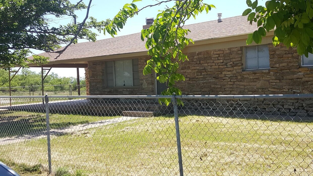 Primary Photo - Gorgeous 3 bedroom home in Novice!