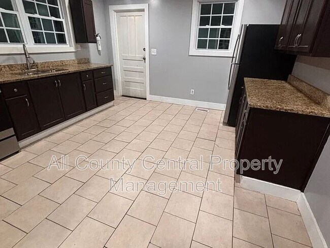 Foto del edificio - 1811 Courtney Ave