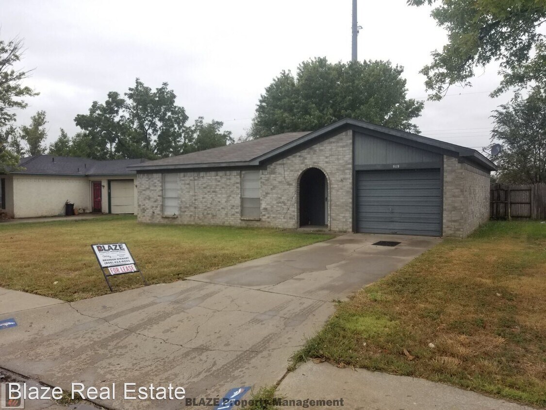 Primary Photo - 3 br, 2 bath House - 513 Hickory Ave