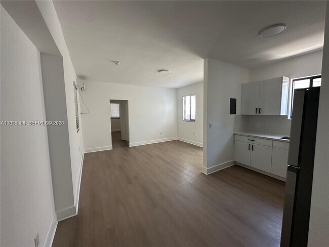 Foto del edificio - 411 SW 18th Rd