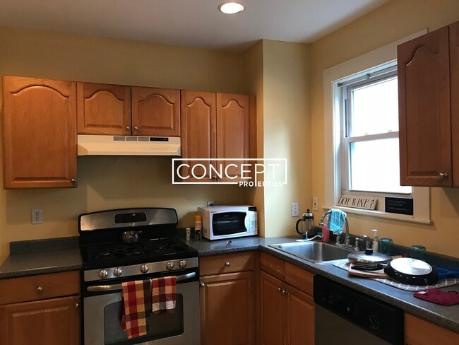 Building Photo - 55 Bristol Rd