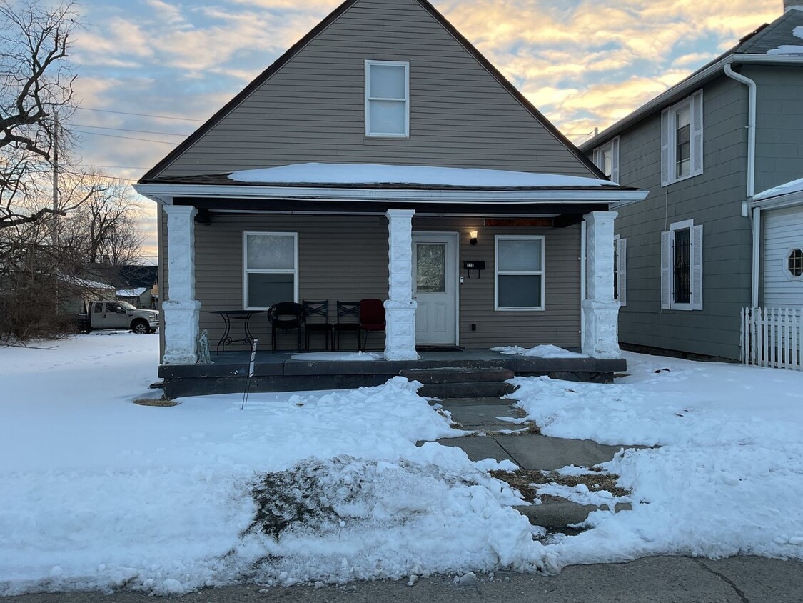 Photo - Welcome home to this fresh, and move-in ready beauty at 229 N Richland St!