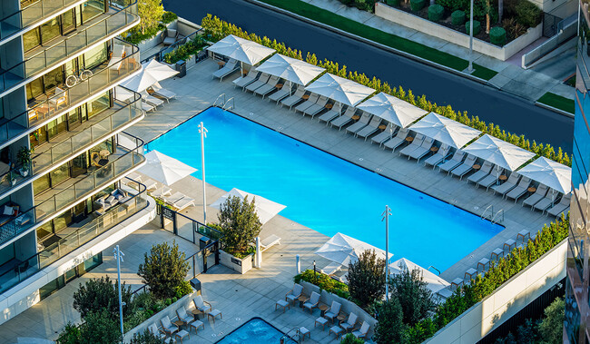 75'x25' piscina climatizada y spa - The Landmark Los Angeles