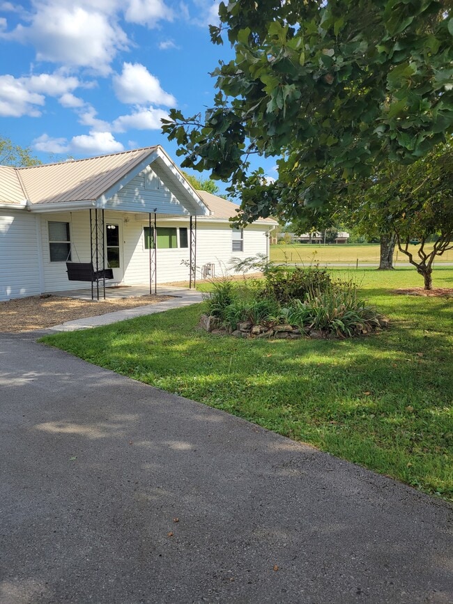 Building Photo - 566 Turkey Oak Rd