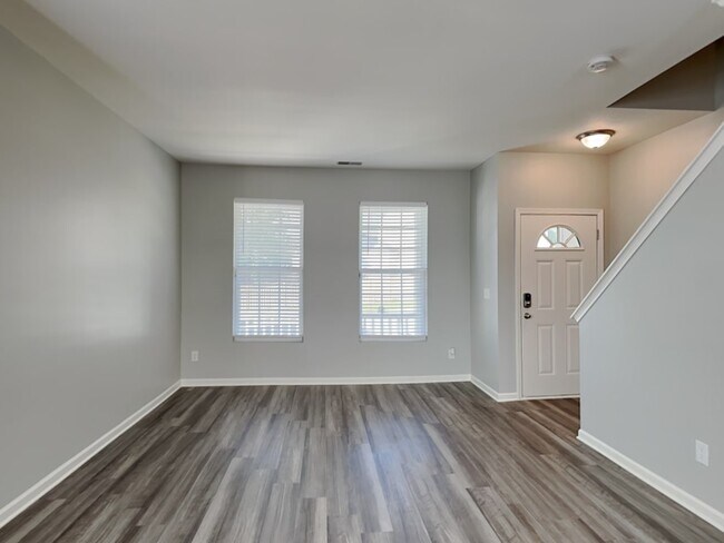 Building Photo - 504 Goodloe Dr