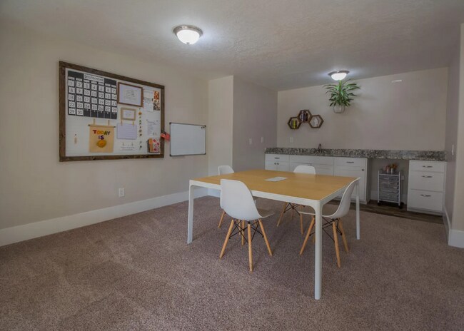 Foto del edificio - ASK ABOUT RENT TO OWN POSSIBLY!!  Stunning...