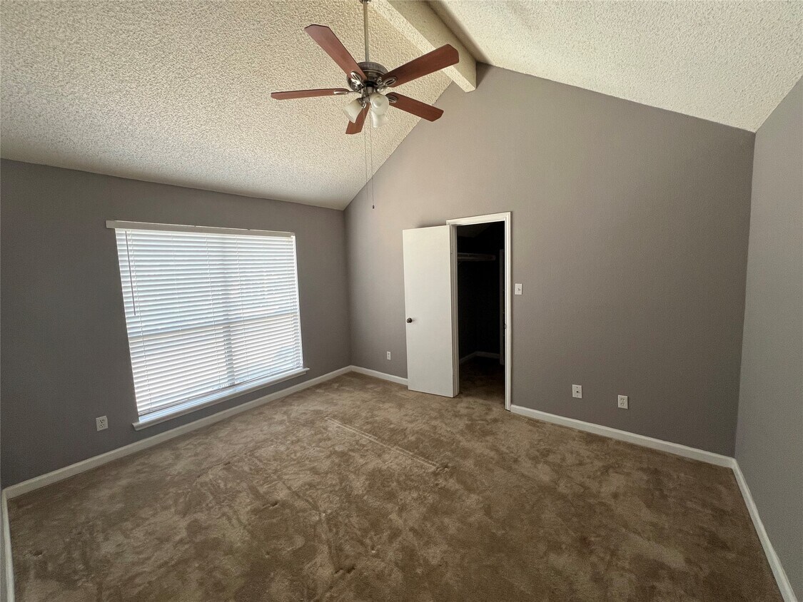 Foto del edificio - 8479 Sands Point Dr