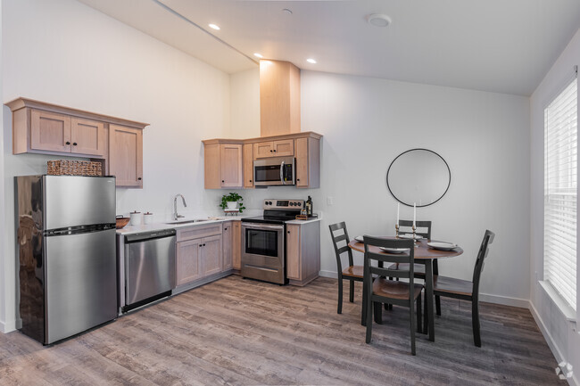 1BR, 1BA - 584SF - Kitchen - Astoria Waterfront