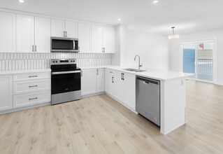 Building Photo - 3012-3169 169 St SW