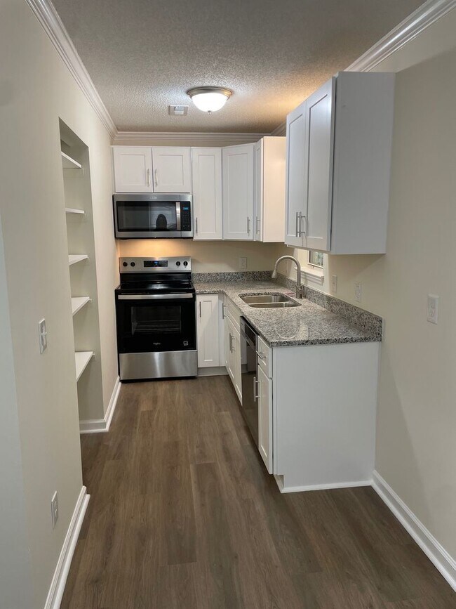 Foto del edificio - NEWLY RENOVATED 2 BED, 2 BATH HOME LOCATED IN ASHEBORO!