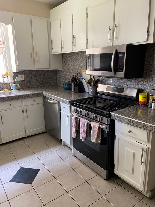 Photo - 74 Sharon St Townhome