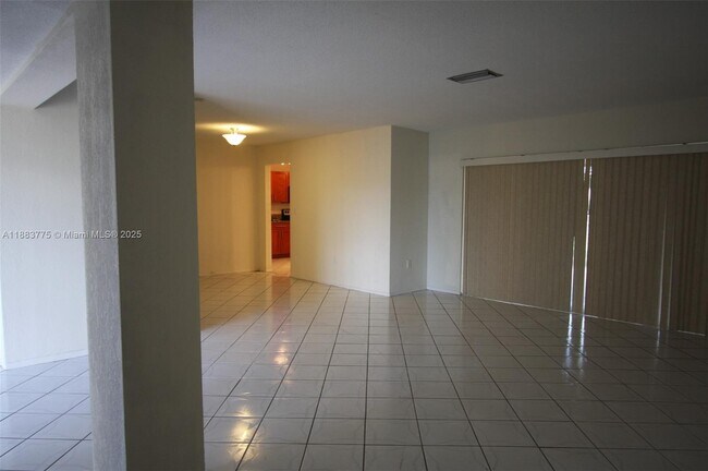 Foto del edificio - 6737 Pansy Dr