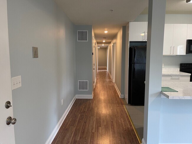 Building Photo - 25 Savin Hill Ave