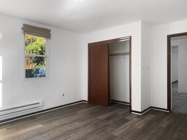 Foto del edificio - 105 Berkshire Pl