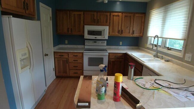 Building Photo - 2718 Balmoral Ct