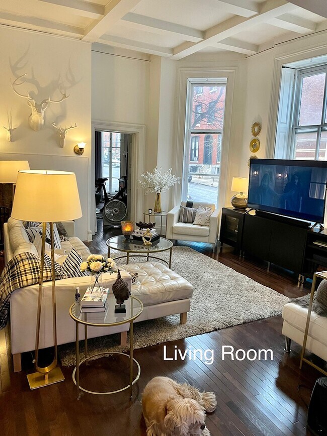 Building Photo - 24 E Eager St