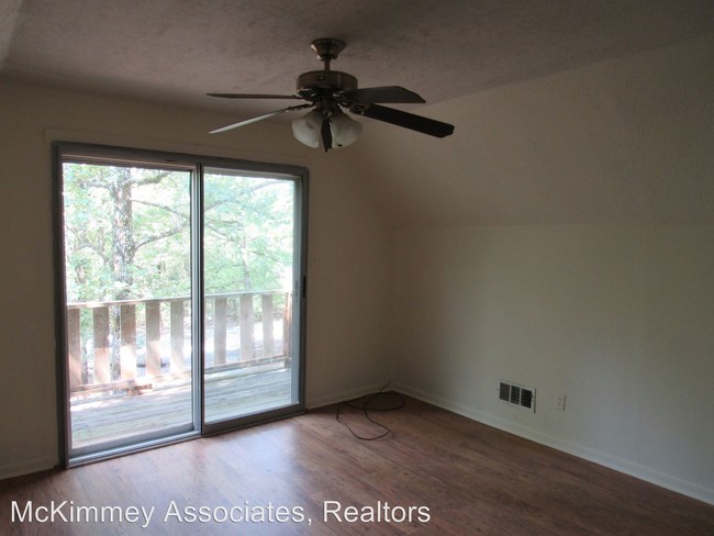 Building Photo - 2 br, 1 bath House - 35016 Hwy 107