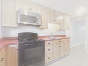 Building Photo - 1320 Penn St